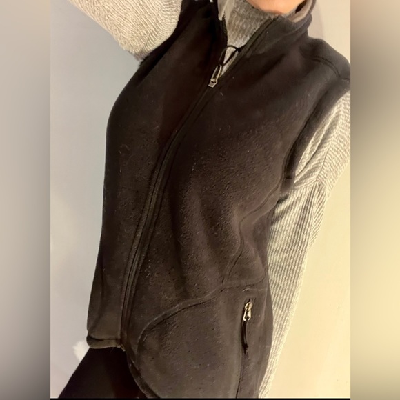 Black MEC fleece vest - Picture 6 of 16